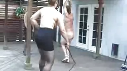 Djed uči mladu djevojku kako se jebe i sisaju sex porno xxx free i starog pijetao