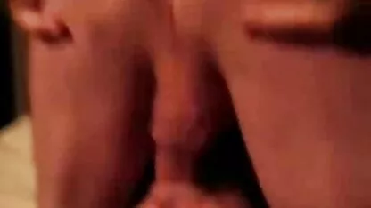 Tinejdžeri analizirani - prvo analni sa strancem bus porno film