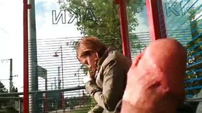 Nestašna učenica Tasha porno pari Reign se sjeba u auto!