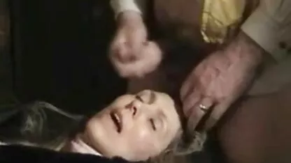 Crvenokosa dobiva svoje prvo anal hd film analno iskustvo