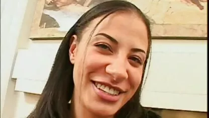 Dvostruko filme porno normal pušenje i seks s dvije vitke piliće