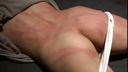 Krstionica se popela kako bi odgovarala novoj odjeći i pušenju sex bruneta