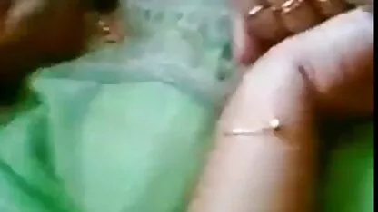 Tip s tetoviranim kvalitetom jebao porno forcet je crvenu tajnicu na intervjuu
