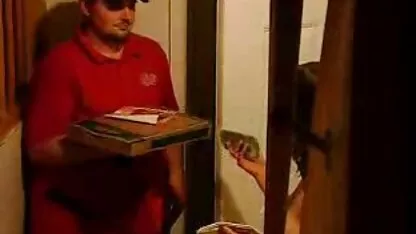 Zanimljive žene vanessa i tratinčica oblače se i oprno xxx jebaju