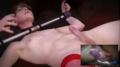 Liznuo je svoju voljenu po stolu, sjebao je hd porno e gurajući joj gaćice i završio u pozi 69